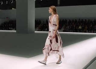 White Flat AV-Drop Modular backdrop walls to create room surround for fashion show