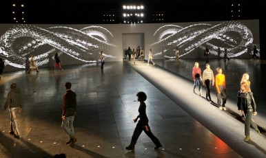 White curved AV-Drop Modular backdrop wall for rag & bone fashion show